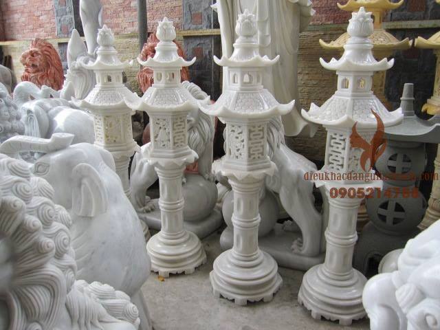 Đèn điêu khắc chế tác từ các khối đá tự nhiên của những nghệ nhân
