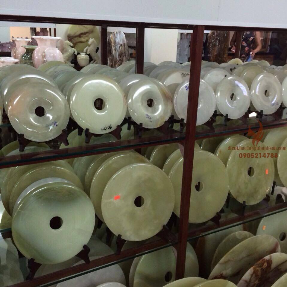 Đồng tiền phong thủy chế tác từ đá ngọc, đá thạch anh vàng, đá ngọc lưu ly cực đẹp