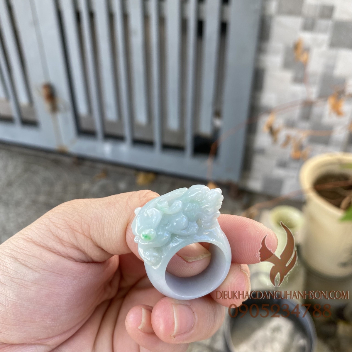 Nhẫn ngọc cẩm thạch thiên nhiên chạm tỳ hưu (Mã sản phẩm: ND11)