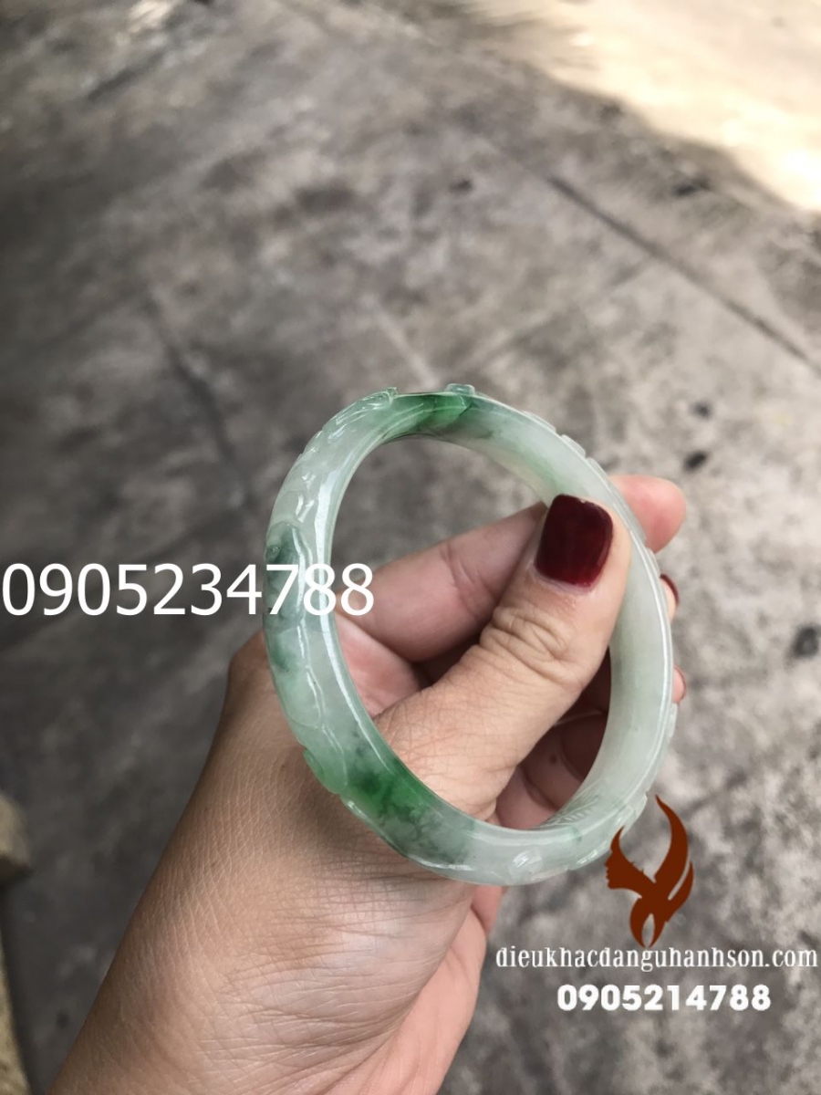 Vòng tay Ngọc cẩm thạch chạm họa tiết VTBL20