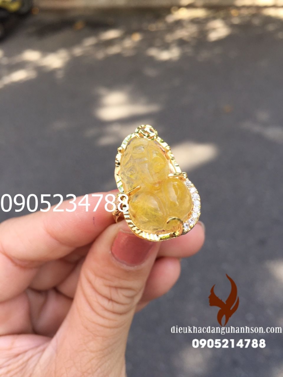 Nhẫn Tỳ Hưu Thạch Anh Tóc Vàng Lên Vàng Tây 10k NV04
